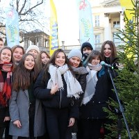 Monika Lewczuk z chórem 