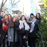 Monika Lewczuk z chórem 