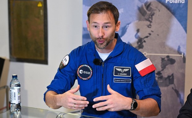 Pozorne wakacje przed lotem w Kosmos. Polak zbiera ostatnie szlify