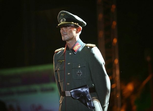Pozory mogą mylić - Boczoń w niemieckim mundurze ani na chwilę nie przestał być Polakiem. /AFP