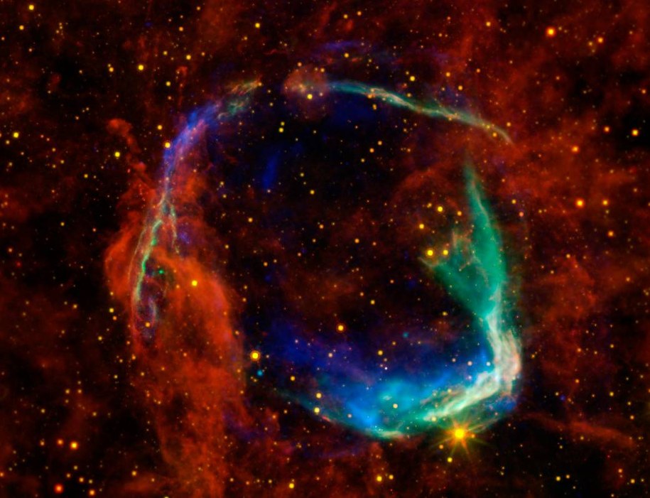 Pozostałości RCW 86, najstarszej udokumentowanej supernowej /Promieniowanie X: NASA/CXC/SAO & ESA; Podczerwień: NASA/JPL-Caltech/B. Williams (NCSU) /Materiały prasowe