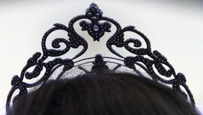 Pozowała nago, więc odebrali jej koronę Miss