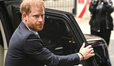 Pozwolili Harry’emu odwiedzić grób babci. Nie obyło się bez trudności