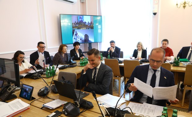 Prac nad ustawą o likwidacji Izby Dyscyplinarnej dziś nie będzie. Opozycja: Przepychanki o władzę