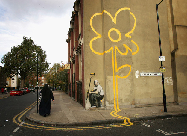 Praca Banksy'ego z Londynu /Getty Images/Flash Press Media