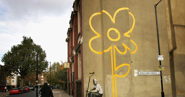 Praca Banksy'ego z Londynu /Getty Images/Flash Press Media