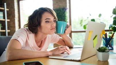 Praca hybrydowa zostaje z nami. Polacy nie chcą wracać do biur