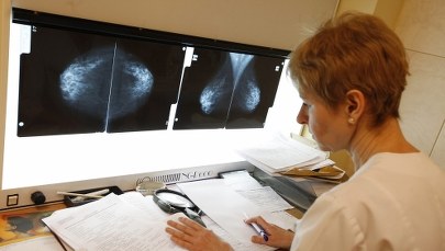 Praca na nocną zmianę zwiększa ryzyko raka piersi 