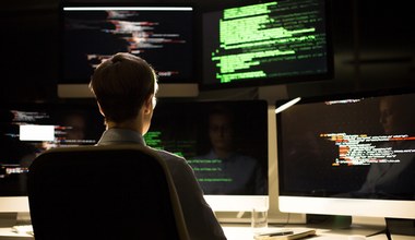 Praca: Specjaliści z branży IT zarabiają średnio prawie 19 tys. zł