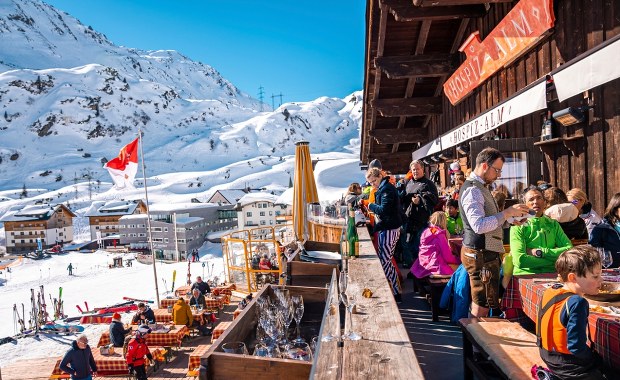 Praca szuka człowieka. Oferują 3 tys. euro miesięcznie i darmowe zakwaterowanie