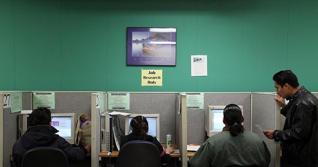 Praca tymczasowa to szansa dla Polaków zainteresowanych podjęciem pierwszego zajęcia w Niemczech /AFP