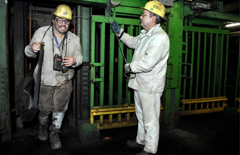 Praca w górnictwie jest niebezpieczna /AFP