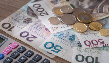 Praca w szczególnym charakterze. Tym seniorom ZUS wypłaci rekompensatę