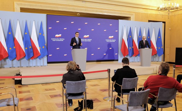 Praca zdalna w urzędach, testy w aptekach. Jest nowe rozporządzenie