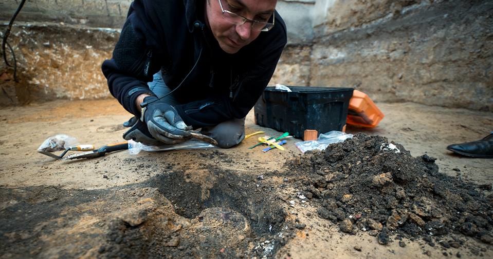 Prace na terenie dawnego więzienia przy ulicy Rakowieckiej 37 w Warszawie /IPN