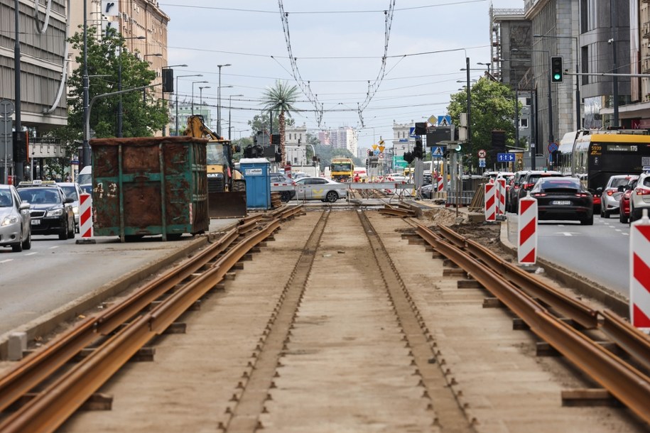 Prace remontowe w centrum Warszawy. /Albert Zawada