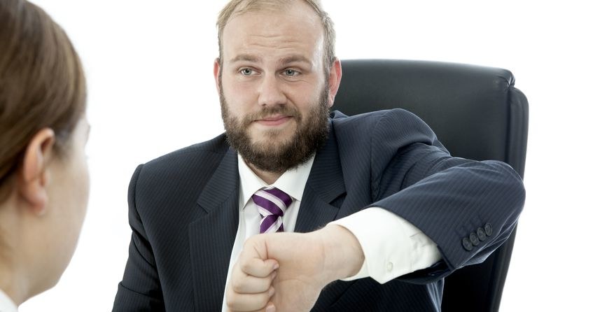 Pracodawcom nie opłaca się zatrudniać na umowy o pracę /123RF/PICSEL