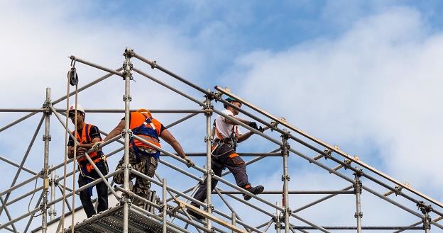 Pracodawcy chętnie zatrudniają ludzi z Ukrainy na budowach /&copy;123RF/PICSEL