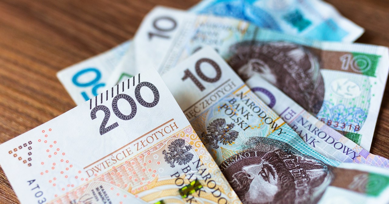 Pracodawcy płacą nawet 5 tys. zł miesięcznie. Ale Polacy i tak wolą wyjeżdżać /123RF/PICSEL