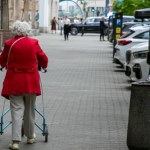 Pracowała aż 61 lat, by dostać tę emeryturę. ZUS wysyła jej ogromny przelew