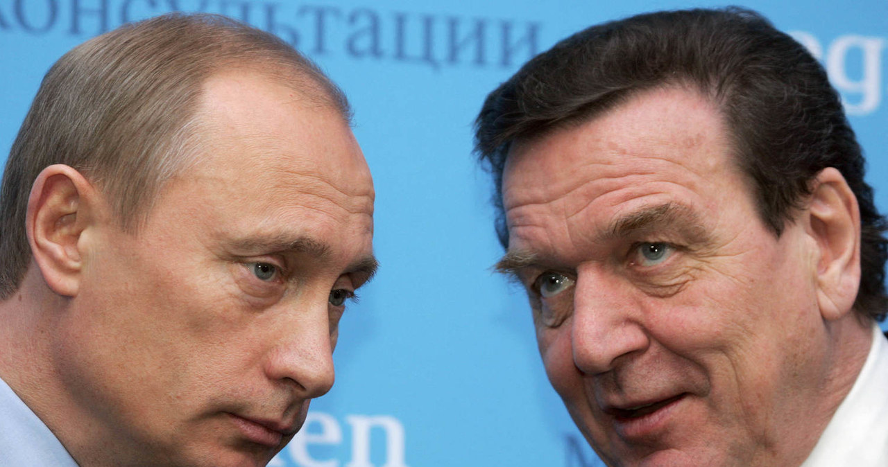 Pracownicy biura byłego kancelerza Niemiec Gerharda Schroedera odchodzą! Powód: zażyłość Schroedera z Putinem /AFP