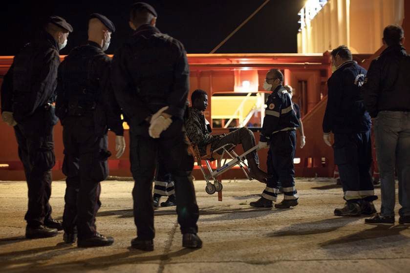 Pracownicy Czerwonego Krzyża w Syrii /TALI MAYER /PAP/EPA