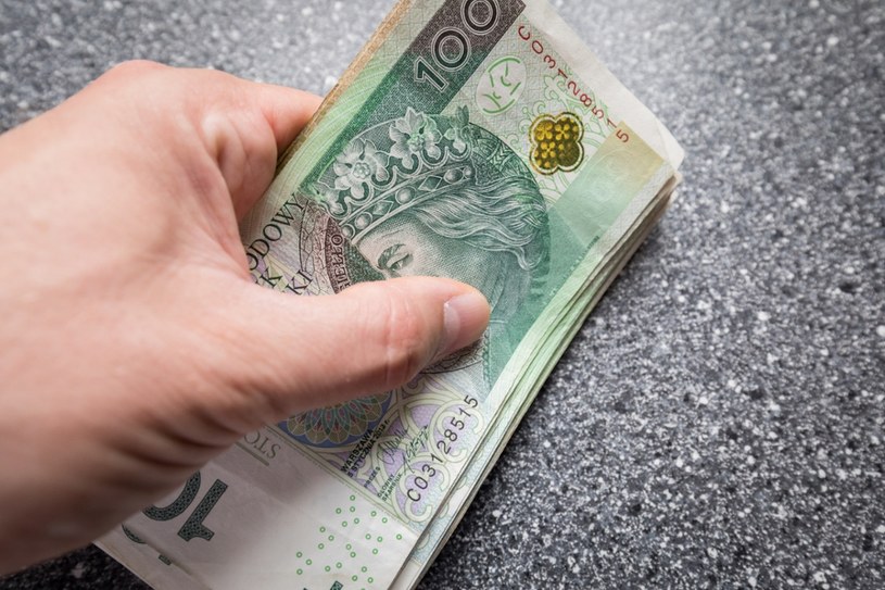 Pracownicy dojeżdżający do miejsca zatrudnienia mogą liczyć na specjalną ulgę /123RF/PICSEL