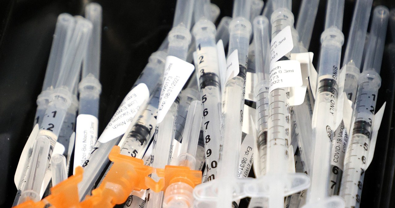 Pracownicy federalni będą mieli 75 dni na wypełnienie mandatu dotyczącego szczepień? /AFP