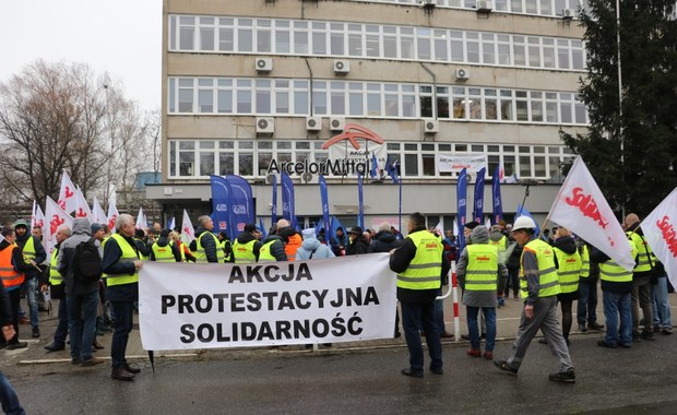 Pracownicy huty ArcelorMittal protestowali w Krakowie