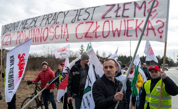 Pracownicy kopalni Piast-Ziemowit protują przeciwko utracie miejsc pracy / 	Andrzej Grygiel    /PAP