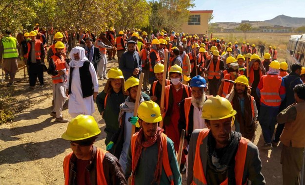 Pracownicy w Kabulu /STRINGER /PAP/EPA