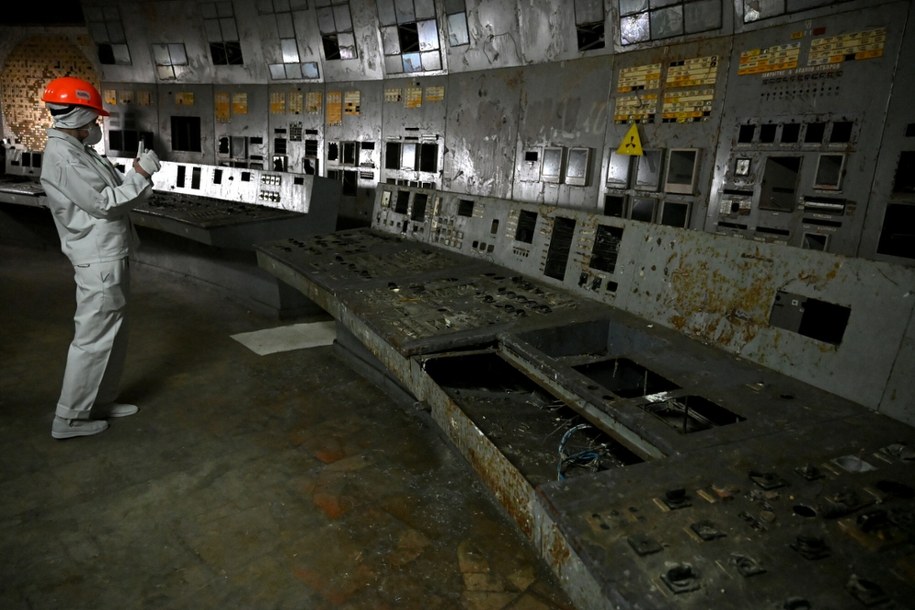 Pracownicy w miejscu monitoringu Nowego Bezpiecznego Sarkofagu elektrowni w Czarnobylu /Yevhen Kotenko/Ukrinform/ABACA /East News