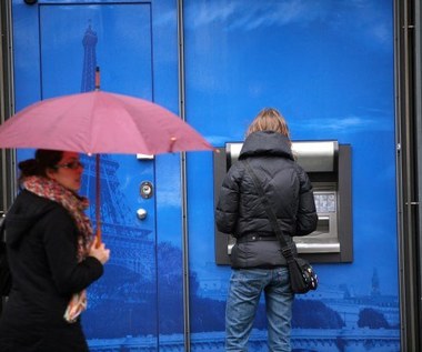 Pracownik banku zhakował bankomaty
