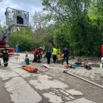 Pracownik budowlany utknął w studni. Dramatyczna akcja ratunkowa w Warszawie
