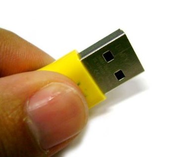 Pracownik i pendrive - niebezpieczna kombinacja