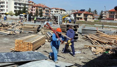 Pracownik tymczasowy nie może spać byle gdzie. "Na szczęście sytuacja się poprawia"