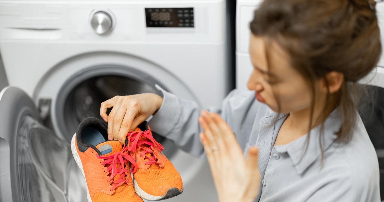Pranie butów w pralce powinno odbywać się zgodnie z zaleceniami producenta /123RF/PICSEL