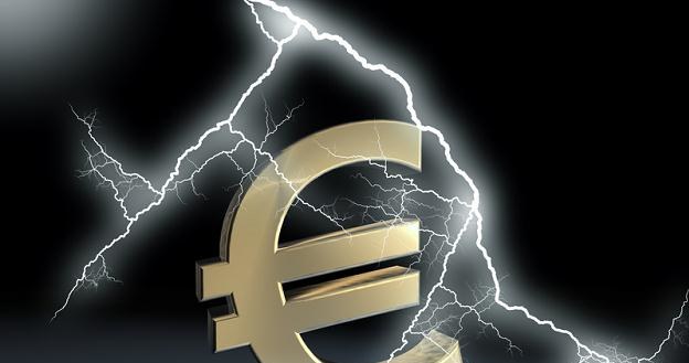 Prasa przewiduje dla strefy euro coraz gorsze scenariusze /&copy; Panthermedia