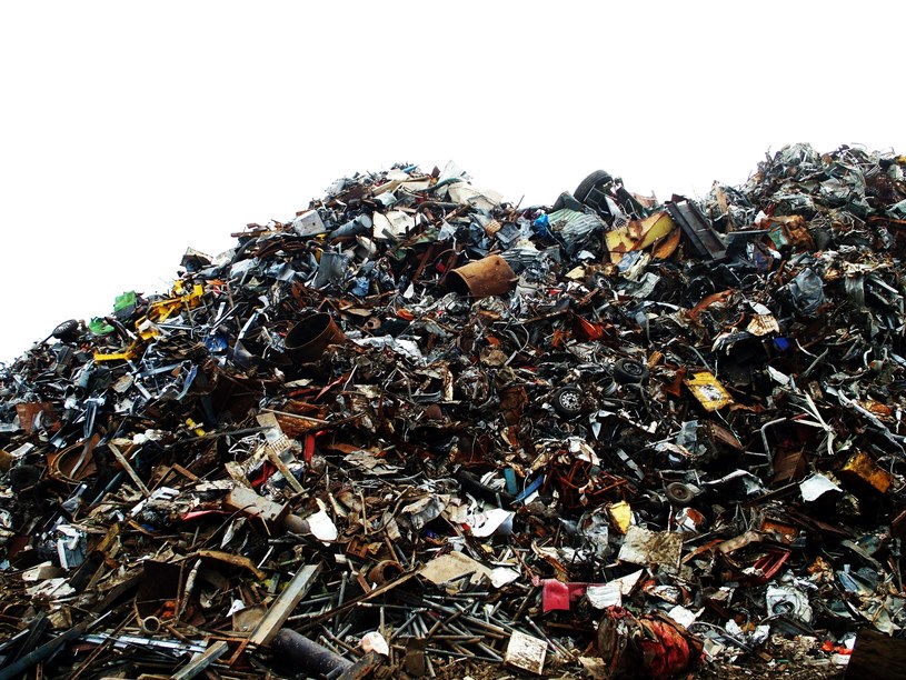 Prawdopodobnym źródłem zanieczyszczenia są m.in. odpady produkowane przez pobliskie spółki /123RF/PICSEL