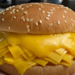 „Prawdziwy cheeseburger”. Nie ma w nim mięsa, za to jest 20 plasterków sera 