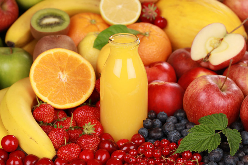 Prawdziwy sok zawiera większość tych składników, które są w warzywach i owocach. Są w nim witaminy, minerały, polifenole i pektyny /123RF/PICSEL