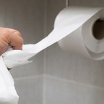 Prawidłowa pozycja papieru toaletowego. Po której jesteś stronie?