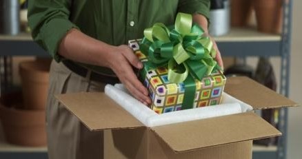 Prawidłowe spakowanie (i zabezpieczenie) prezentu - ważny element całej wysyłki /materiały prasowe