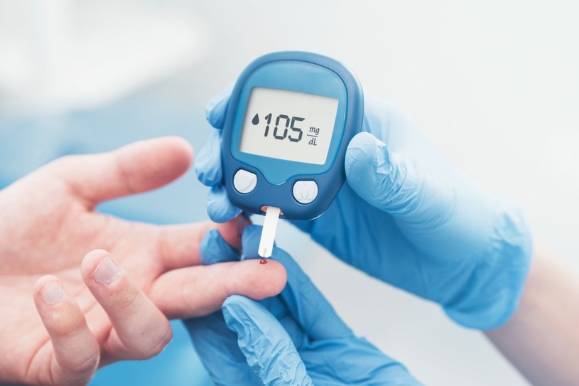 Prawidłowe stężenie cukru we krwi na czczo wynosi 70-99 mg/dl, gdy jest wyższe możemy mówić o podwyższanej glikemii lub wręcz hiperglikemii /123RF/PICSEL