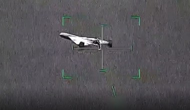 Prawie 1,4 tys. Shahedów spadło z nieba. ZEA chwalą się nagraniem