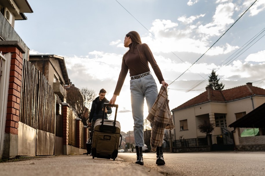 Prawie 1,5 miliona rodaków mieszka za granicą! Gdzie najchętniej emigrują Polacy? /Shutterstock