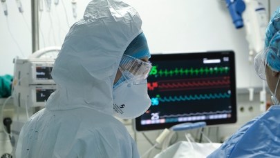 Prawie 16 tys. nowych zakażeń koronawirusem w Polsce. Zmarły 152 osoby
