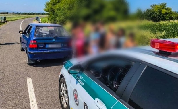 Prawie 20 osób w małej skodzie. Szokująca kontrola policji