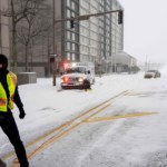 Prawie 300 tys. odbiorców bez prądu, tysiące lotów odwołanych. Atak zimy paraliżuje USA