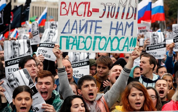 Prawie 50 tyś. Rosjan demonstruje w Moskwie. Domagają się sprawiedliwych wyborów /PAP/EPA/YURI KOCHETKOV /PAP